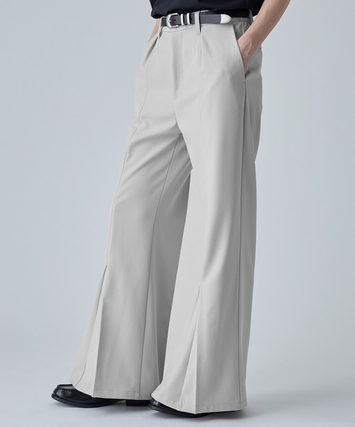 VELNUS(ベルナス)の「【VELNUS】Center Seam Draped Semi-Wide Flare Tuck Slacks/センターシームドレープセミワイドフレアタックスラックス(スラックス・メンズ・ブラック/ライトグレー・M/L/S)」の9枚目の写真