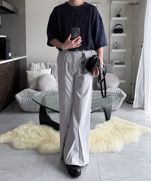 VELNUS(ベルナス)の「【VELNUS】Center Seam Draped Semi-Wide Flare Tuck Slacks/センターシームドレープセミワイドフレアタックスラックス(スラックス・メンズ・ブラック/ライトグレー・M/L/S)」の3枚目の写真