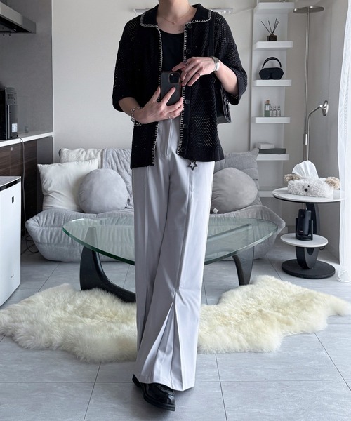 VELNUS(ベルナス)の「【VELNUS】Center Seam Draped Semi-Wide Flare Tuck Slacks/センターシームドレープセミワイドフレアタックスラックス(スラックス・メンズ・ブラック/ライトグレー・M/L/S)」の5枚目の写真