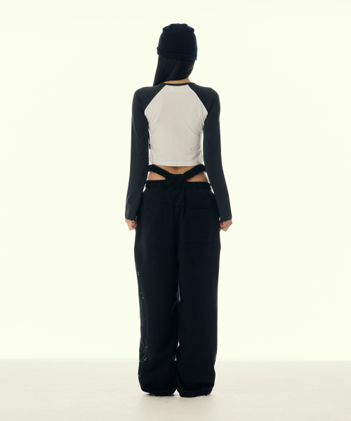 GILAARCHIVE(ギラアーカイブ)の「GRAPHIC RAGLAN LONG SLEEVE_BLACK(Tシャツ/カットソー・レディース・その他・FREE)」の3枚目の写真