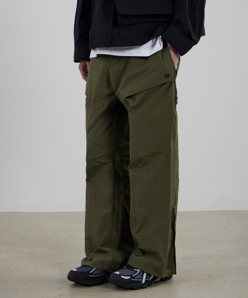 KALAPATTHAR（カラパタール）の「CN Wide Ankle Zipped Cargo Pants - KHAKI（スウェットパンツ・メンズ・その他・MEDIUM/LARGE/X-LARGE）」の19枚目の写真