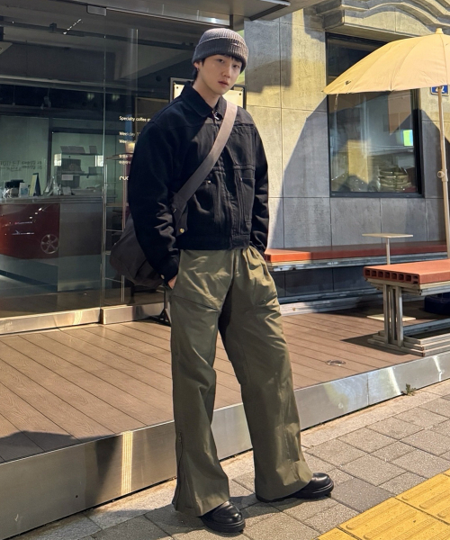 KALAPATTHAR（カラパタール）の「CN Wide Ankle Zipped Cargo Pants - KHAKI（スウェットパンツ・メンズ・その他・MEDIUM/LARGE/X-LARGE）」の12枚目の写真