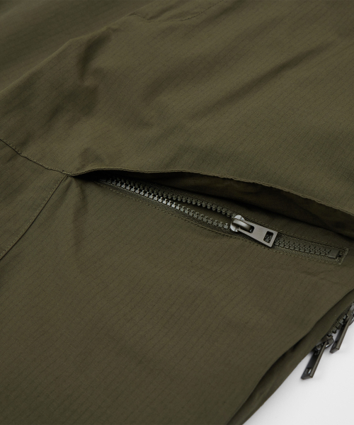 KALAPATTHAR（カラパタール）の「CN Wide Ankle Zipped Cargo Pants - KHAKI（スウェットパンツ・メンズ・その他・MEDIUM/LARGE/X-LARGE）」の6枚目の写真