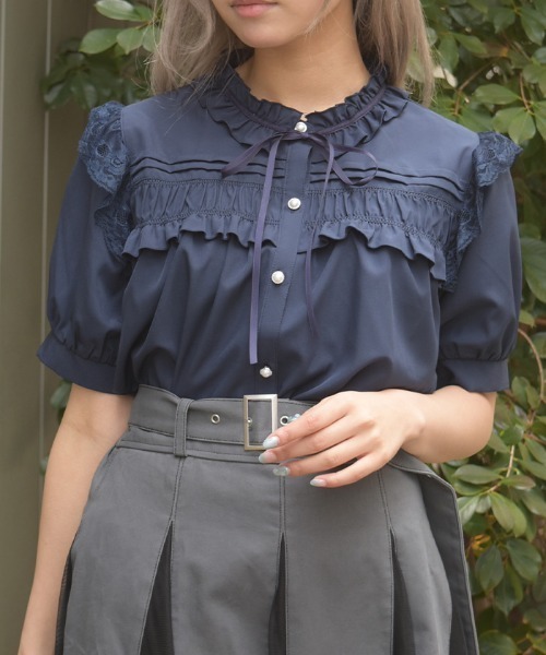 axes femme（アクシーズファム）の「フロントギャザーブラウス（シャツ/ブラウス・レディース・ホワイト/イエロー/ネイビー・FREE）」の2枚目の写真