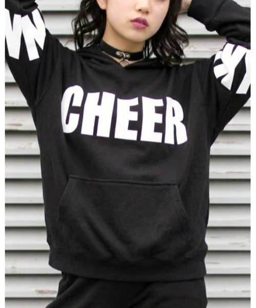 CHEER(チアー)の「ビッグシルエットスウェットパーカー(スウェット・レディース・ブラック/ホワイト・M/S/L)」の10枚目の写真