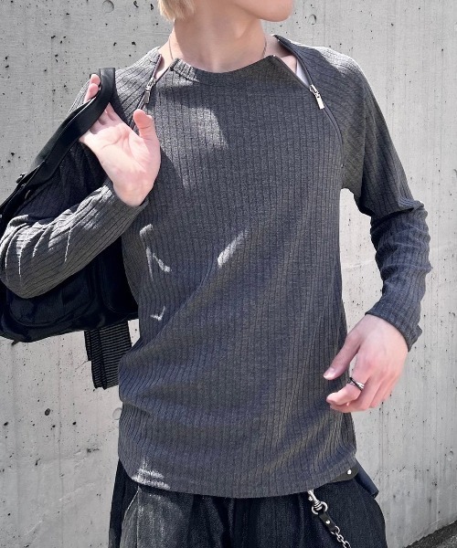 Never mind the XU / Chikashitsu+(ネバーマインド ザ エックスユー / チカシツプラス)の「【nmtc+】neck zip long sleeve / 【エヌエムティーシープラス】ネックジップ長袖Tシャツ(Tシャツ/カットソー・メンズ・ブラック/チャコール・ONE SIZE)」の1枚目の写真