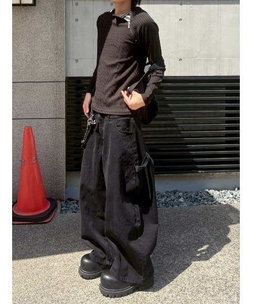 Never mind the XU / Chikashitsu+(ネバーマインド ザ エックスユー / チカシツプラス)の「【nmtc+】neck zip long sleeve / 【エヌエムティーシープラス】ネックジップ長袖Tシャツ(Tシャツ/カットソー・メンズ・ブラック/チャコール・ONE SIZE)」の17枚目の写真