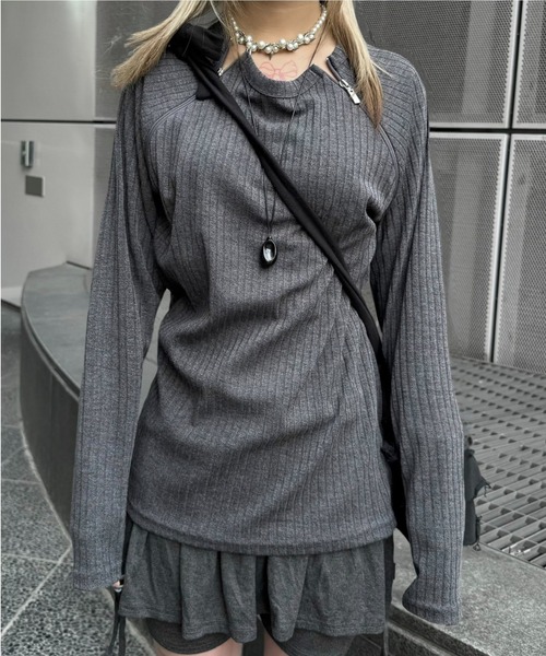 Never mind the XU / Chikashitsu+(ネバーマインド ザ エックスユー / チカシツプラス)の「【nmtc+】neck zip long sleeve / 【エヌエムティーシープラス】ネックジップ長袖Tシャツ(Tシャツ/カットソー・メンズ・ブラック/チャコール・ONE SIZE)」の4枚目の写真