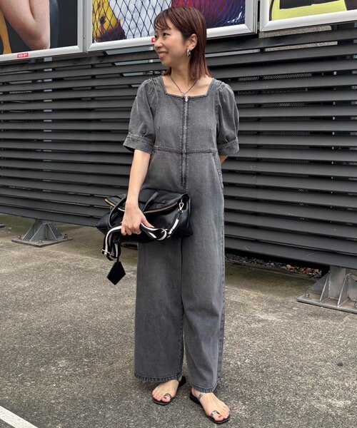 LOUNGEDRESS（ラウンジドレス）の「【PUFRILL/パフリル】デニムパフオールインワン（つなぎ/オールインワン・レディース・ブルー/ブラック・SMALL/X-SMALL）」の10枚目の写真