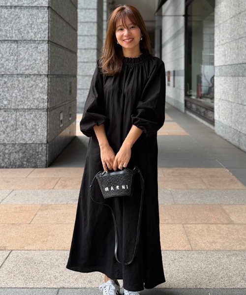 ST.ROONEY(セントルーニー)の「カフタンリネンワンピース【低身長・小柄女性向け】(ワンピース・レディース・グレイッシュベージュ/ブラック・XS)」の1枚目の写真