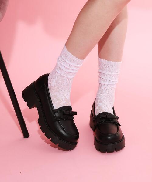 cs T&P(シーエスティーアンドピー)の「フリル付きリボンローファー(パンプス・レディース・ブラック/アイボリー/ワインレッド/ダークブラウン・LL/L/M/S)」の12枚目の写真