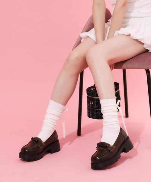 cs T&P(シーエスティーアンドピー)の「フリル付きリボンローファー(パンプス・レディース・ブラック/アイボリー/ワインレッド/ダークブラウン・LL/L/M/S)」の20枚目の写真