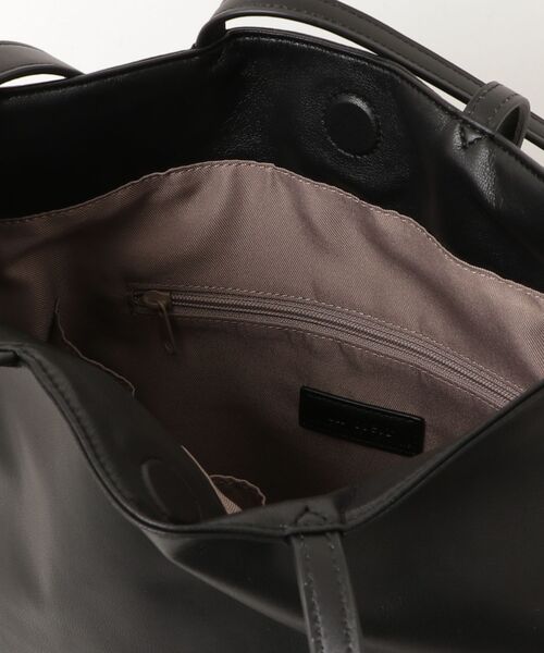 Un coeur(アンクール)の「【Un coeur/アンクール】DRAPE ONE 2WAY TOTE / ドレープワン2ウェイトート kareem / K906018(トートバッグ・レディース・ブラック/グレイッシュベージュ/ブラウン系その他・FREE)」の10枚目の写真
