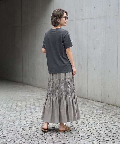 STYLE DELI(スタイルデリ)の「【LUXE】dogsフォトプリントさら編みTシャツ(Tシャツ/カットソー・レディース・ホワイト/チャコールグレー・FREE)」の6枚目の写真