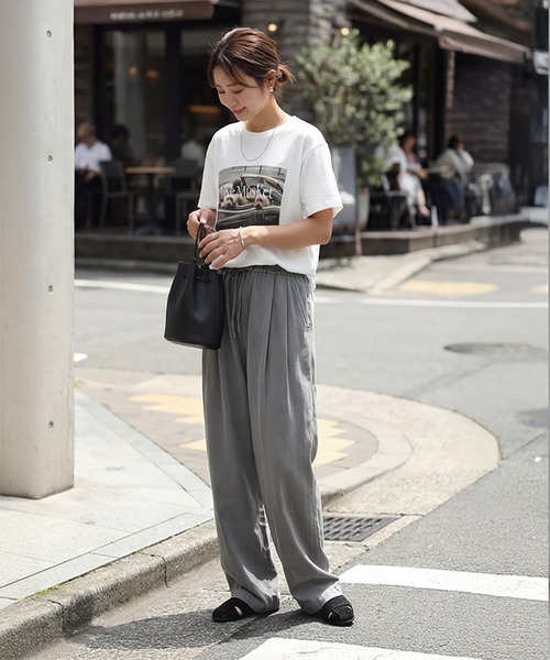 STYLE DELI(スタイルデリ)の「【LUXE】dogsフォトプリントさら編みTシャツ(Tシャツ/カットソー・レディース・ホワイト/チャコールグレー・FREE)」の9枚目の写真