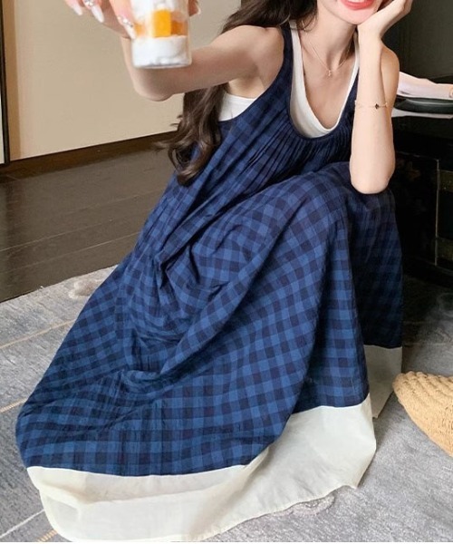 &soiree(アンドソワレ)の「ビックシルエットUネックチェック柄ノースリーブワンピース(ワンピース・レディース・ブルー・SMALL/MEDIUM/LARGE/X-LARGE)」の5枚目の写真