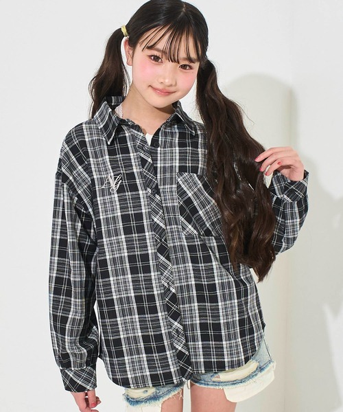 ANAP GiRL(アナップガール)の「エンジェル羽 オーバー チェックシャツ(シャツ/ブラウス・キッズ・ピンク/ブラック/イエロー・M/S/XS)」の2枚目の写真