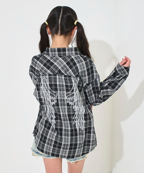 ANAP GiRL(アナップガール)の「エンジェル羽 オーバー チェックシャツ(シャツ/ブラウス・キッズ・ピンク/ブラック/イエロー・M/S/XS)」の4枚目の写真