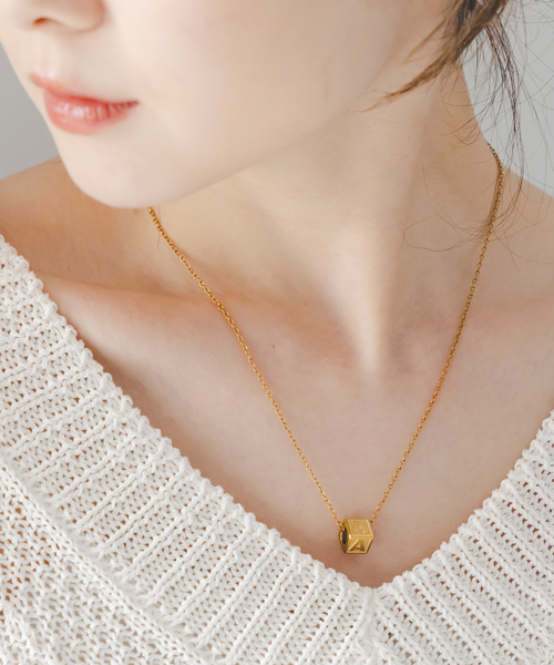 PETIT MOMENTS/プティモーメント Intial Block Necklace（ネックレス