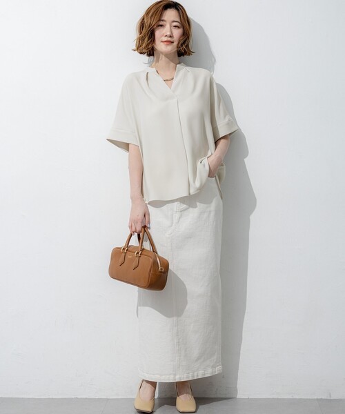 23区 L（ニジュウサンクオオキイサイズ）の「ストレッチジョーゼット キーネック ブラウス（Tシャツ/カットソー・レディース・ライトグリーン系/ダークブラウン系/ベージュ系/ネイビー系・44/46）」の6枚目の写真