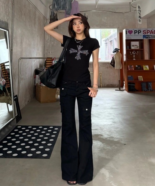 lilful(リルフル)の「【26年春夏新作】クロスプリント バックレタリングロゴ タイト半袖Tシャツ(Tシャツ/カットソー・レディース・モカ/ホワイト/ブラック/ベージュ/グレー・F)」の8枚目の写真