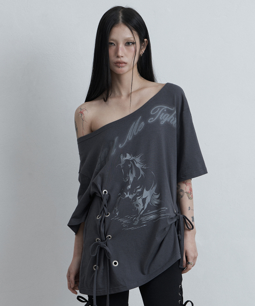 as you are(アズユーアー)の「ホースアイレットオーバーサイズTシャツチャコール(Tシャツ/カットソー・レディース・その他・OS)」の2枚目の写真