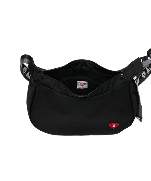 A BATHING APE（アベイシングエイプ）の「HEART BADGE CROSSBODY MINI BAG #2（ショルダーバッグ・レディース・ブルー/レッド/ブラック・FREE）」の13枚目の写真