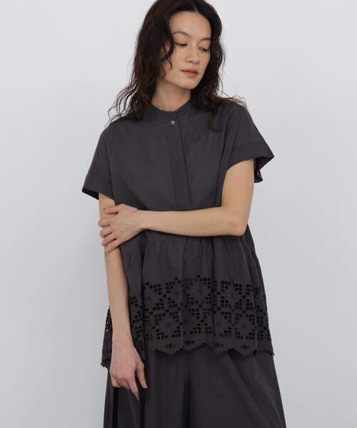 human woman(ヒューマンウーマン)の「◆【ウォッシャブル】インドシフリーチュニックブラウス(シャツ/ブラウス・レディース・ホワイト/グレー系その他・MEDIUM)」の4枚目の写真