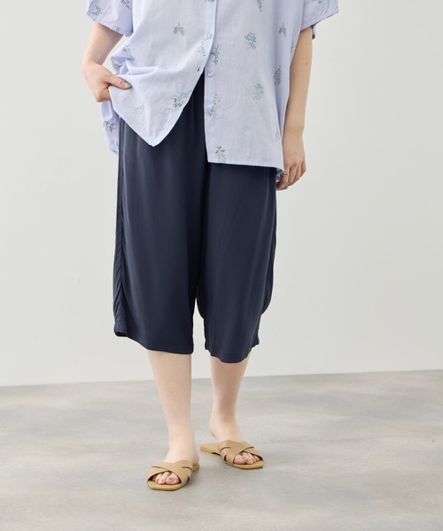 NAVY(ネイビー)の「【SARARI /サラリ】通気性 速乾 レーヨン無地ステテコパンツ(その他パンツ・レディース・ネイビー/ブラック/ベージュ・S/M/L)」の3枚目の写真