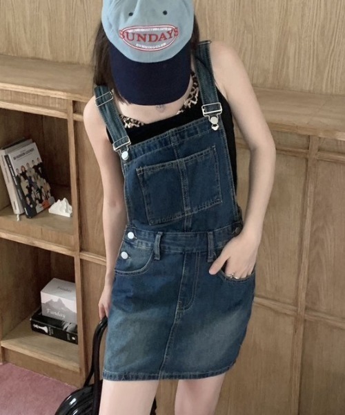 NANEA（ナネア）の「デニム サロペット ミニスカート（ジャンパースカート・レディース・ブルー・MEDIUM）」の11枚目の写真