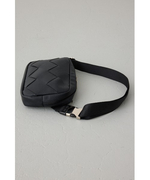 AZUL by moussy(アズールバイマウジー)の「イントレチャートボディーバッグ(ボディバッグ/ウエストポーチ・メンズ・グレー/ブラック・FREE)」の6枚目の写真