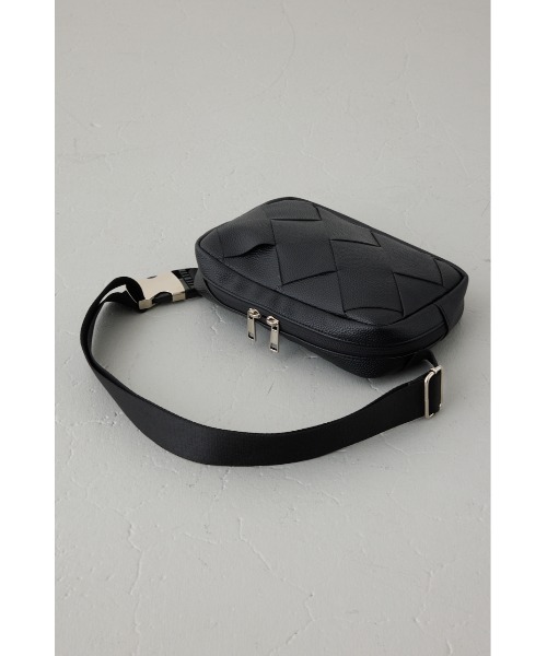 AZUL by moussy(アズールバイマウジー)の「イントレチャートボディーバッグ(ボディバッグ/ウエストポーチ・メンズ・グレー/ブラック・FREE)」の7枚目の写真