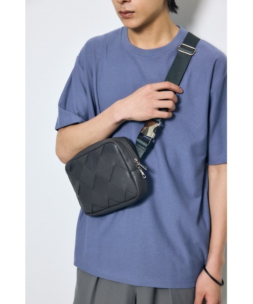 AZUL by moussy(アズールバイマウジー)の「イントレチャートボディーバッグ(ボディバッグ/ウエストポーチ・メンズ・グレー/ブラック・FREE)」の14枚目の写真
