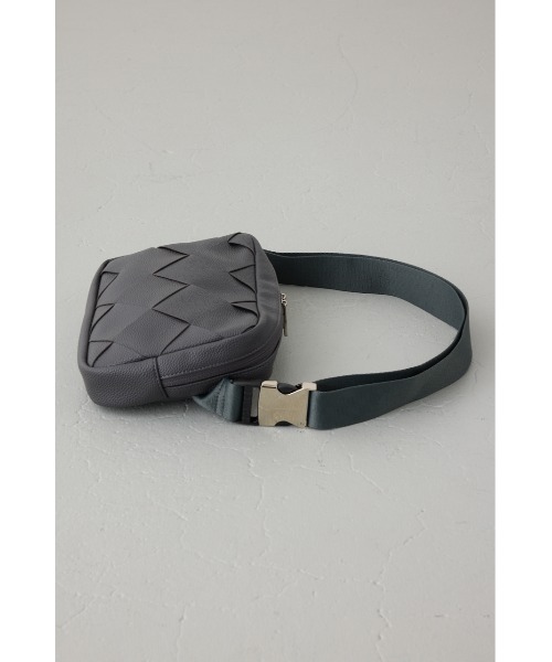 AZUL by moussy(アズールバイマウジー)の「イントレチャートボディーバッグ(ボディバッグ/ウエストポーチ・メンズ・グレー/ブラック・FREE)」の17枚目の写真
