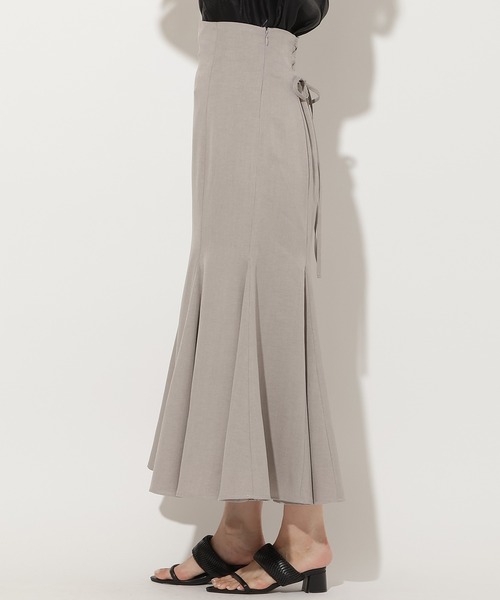 AND COUTURE(アンドクチュール)の「レースアップマーメイドスカート(スカート・レディース・グレー/ベージュ/ダークブラウン・SMALL/MEDIUM)」の5枚目の写真