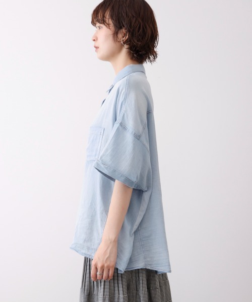 Bou Jeloud(ブージュルード)の「シアーデニムシャツ(シャツ/ブラウス・レディース・サックスブルー/インディゴブルー・38)」の4枚目の写真