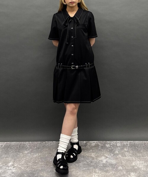 NICOLE CLUB(ニコル クラブ)の「ボックスプリーツミニワンピース(ワンピース・レディース・ネイビー/ライトグレー/ブラック・M)」の2枚目の写真