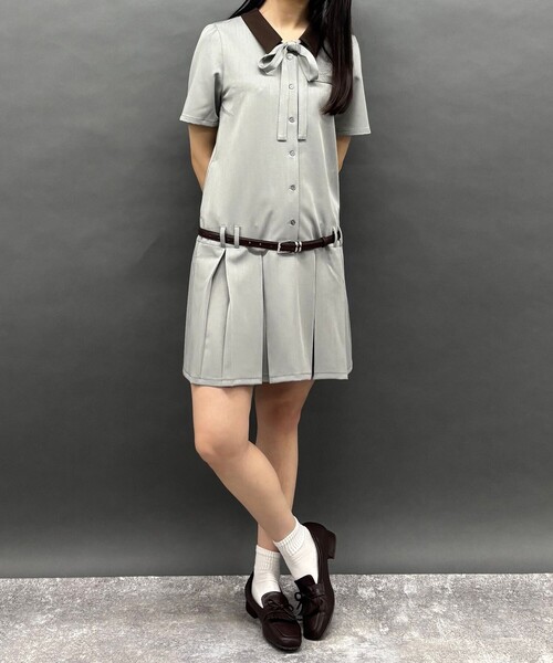 NICOLE CLUB(ニコル クラブ)の「ボックスプリーツミニワンピース(ワンピース・レディース・ネイビー/ライトグレー/ブラック・M)」の6枚目の写真