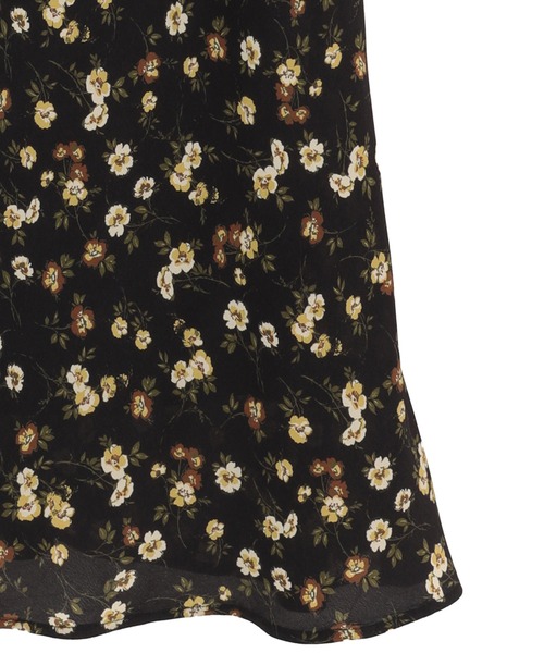 CLANE(クラネ)の「【CLANE】MABEL FLOWER DRAPE CAMI ONEPIECE(ワンピース・レディース・オレンジ/ブラック・1)」の15枚目の写真