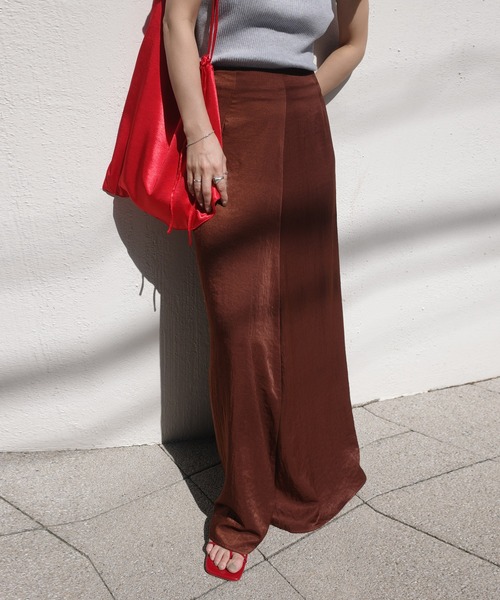 Ameri(アメリ)の「MEDI SILKY GLOW FLARE SKIRT(スカート・レディース・ピンク/ブラウン/ネイビー・MEDIUM/SMALL)」の11枚目の写真