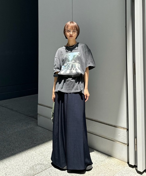 Ameri(アメリ)の「MEDI SILKY GLOW FLARE SKIRT(スカート・レディース・ピンク/ブラウン/ネイビー・MEDIUM/SMALL)」の6枚目の写真