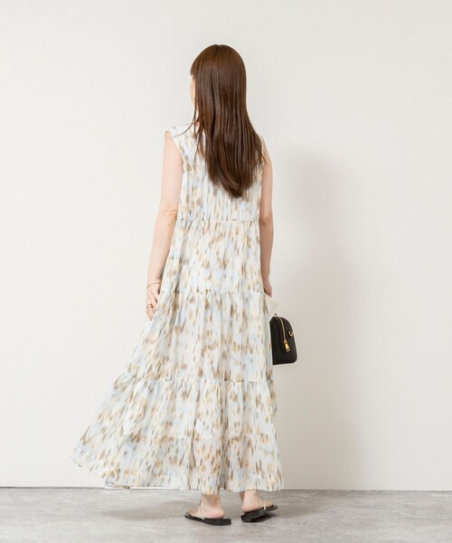 NOLLEY’S Sophi(ノーリーズソフィ)の「ウォッシャブルラメストライプアートプリントティアード2WAYワンピース(ワンピース・レディース・ベージュ系その他・38)」の4枚目の写真