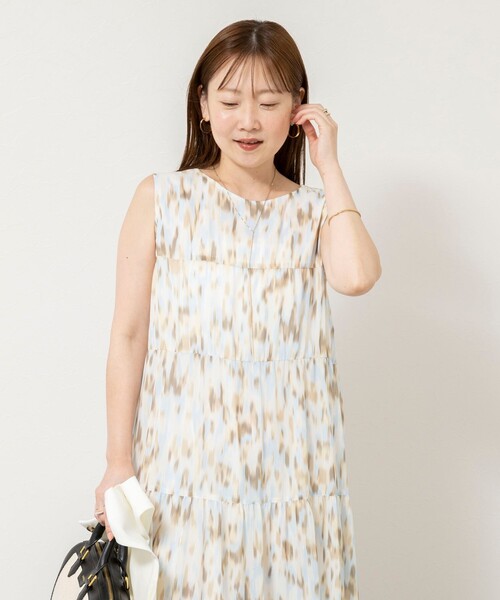NOLLEY’S Sophi(ノーリーズソフィ)の「ウォッシャブルラメストライプアートプリントティアード2WAYワンピース(ワンピース・レディース・ベージュ系その他・38)」の6枚目の写真