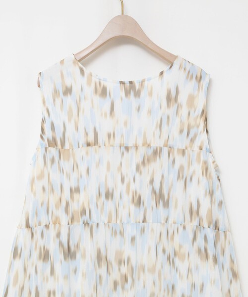 NOLLEY’S Sophi(ノーリーズソフィ)の「ウォッシャブルラメストライプアートプリントティアード2WAYワンピース(ワンピース・レディース・ベージュ系その他・38)」の14枚目の写真