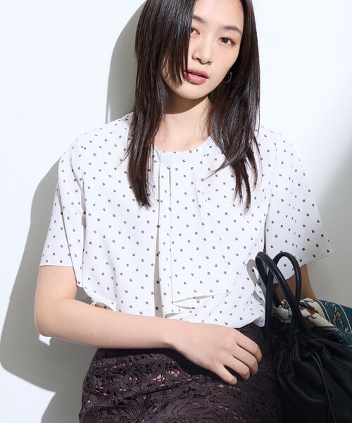 INDIVI（インディヴィ）の「【接触冷感／UVケア】ボウタイ風 幾何学柄ブラウス（シャツ/ブラウス・レディース・ネイビー系/ライトグレー系/ホワイト系1・13/15 /05/36/38/40/19）」の17枚目の写真