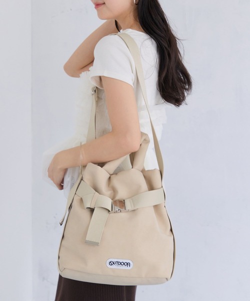 OUTDOOR PRODUCTS(アウトドアプロダクツ)の「【OUTDOOR PRODUCTS】VIS別注 2WAYスエードベルト付きトートバッグ(トートバッグ・レディース・ベージュ/ブラウン・FREE)」の8枚目の写真