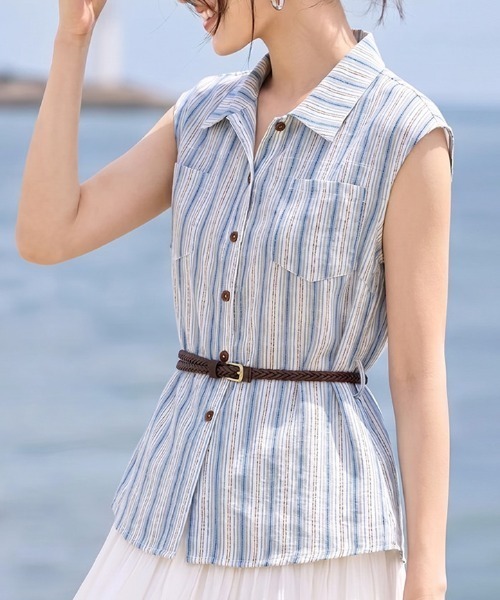 AMAJI(アマジ)の「配色切替 ストライプ柄 オープンカラー ウエストマーク ノースリーブシャツ(シャツ/ブラウス・レディース・ライトブルー・MEDIUM/LARGE/X-LARGE)」の3枚目の写真