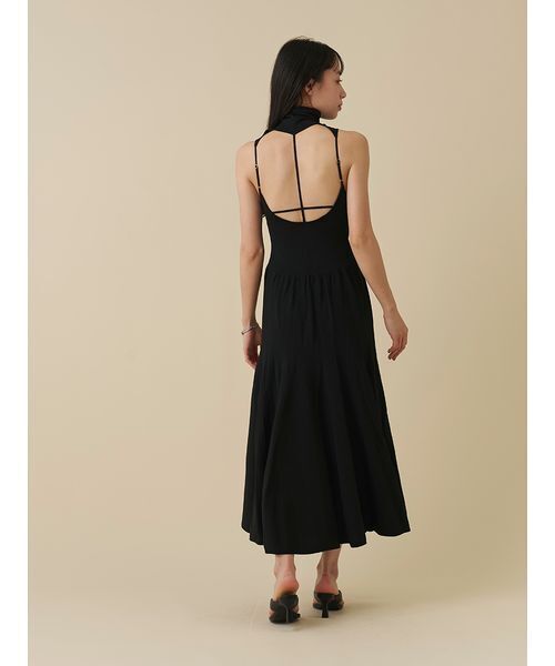 SNIDEL(スナイデル)の「バックオープンデザインロングニットワンピース(ワンピース・レディース・ブラック/モカ/ホワイト・1/0)」の6枚目の写真