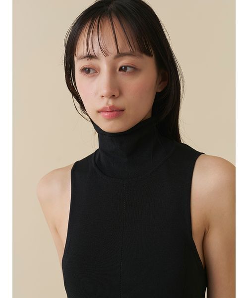SNIDEL(スナイデル)の「バックオープンデザインロングニットワンピース(ワンピース・レディース・ブラック/モカ/ホワイト・1/0)」の8枚目の写真