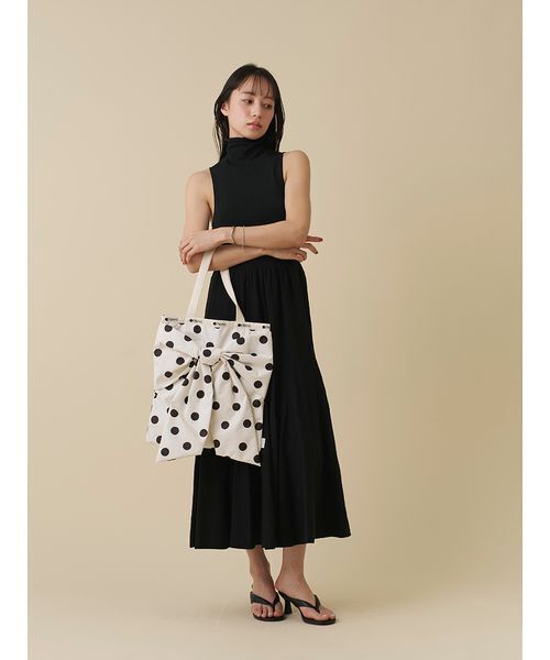 SNIDEL(スナイデル)の「バックオープンデザインロングニットワンピース(ワンピース・レディース・ブラック/モカ/ホワイト・1/0)」の12枚目の写真